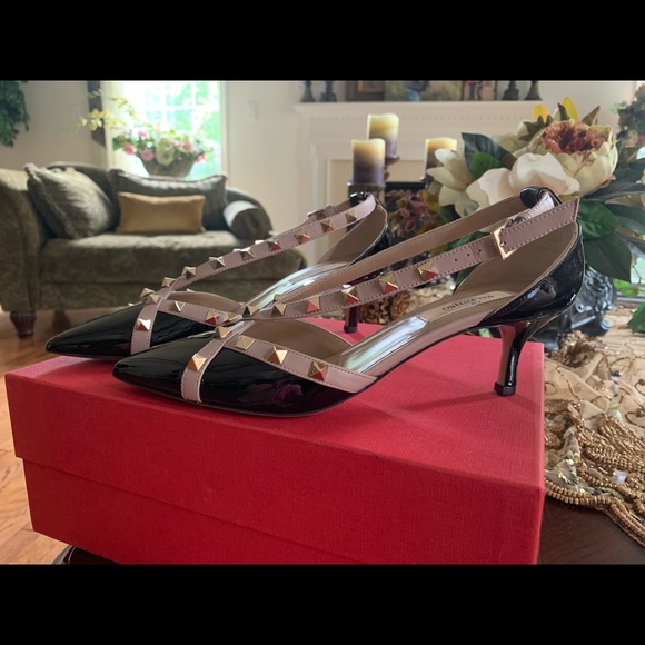 SOLD***Valentino Garavani Rockstud pumps$895 - Picture 8 of 8
